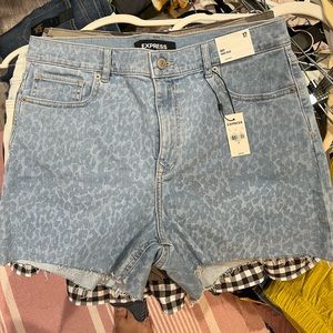 Short jeans